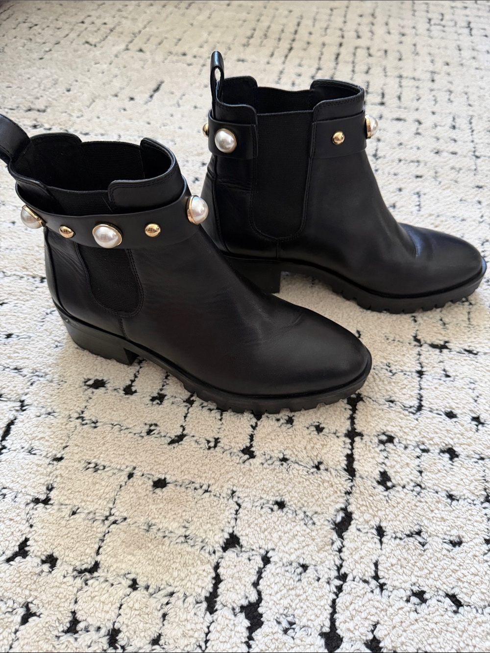 Karl Lagerfeld Paris Pola Ankle Boots